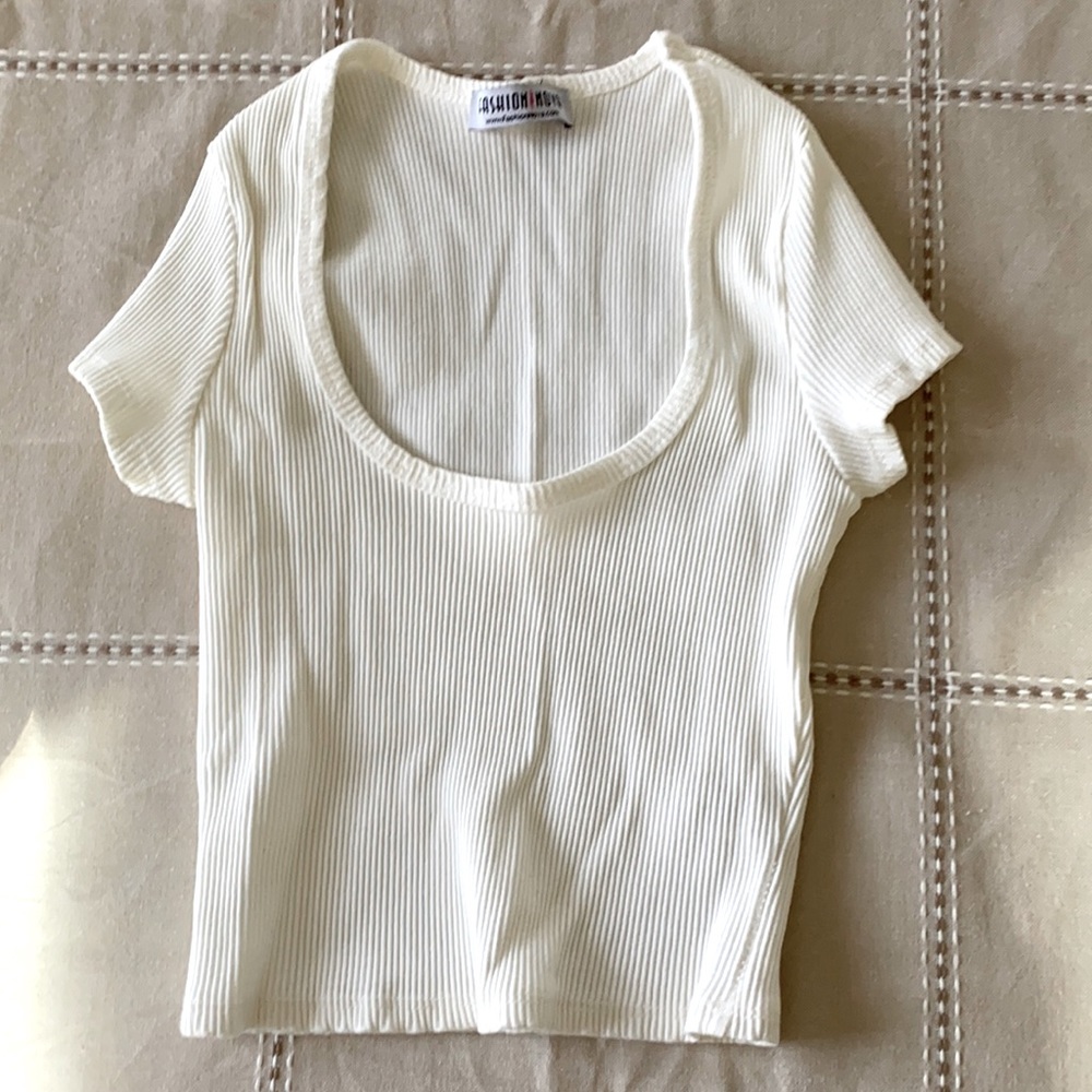 White cropped short sleeve top